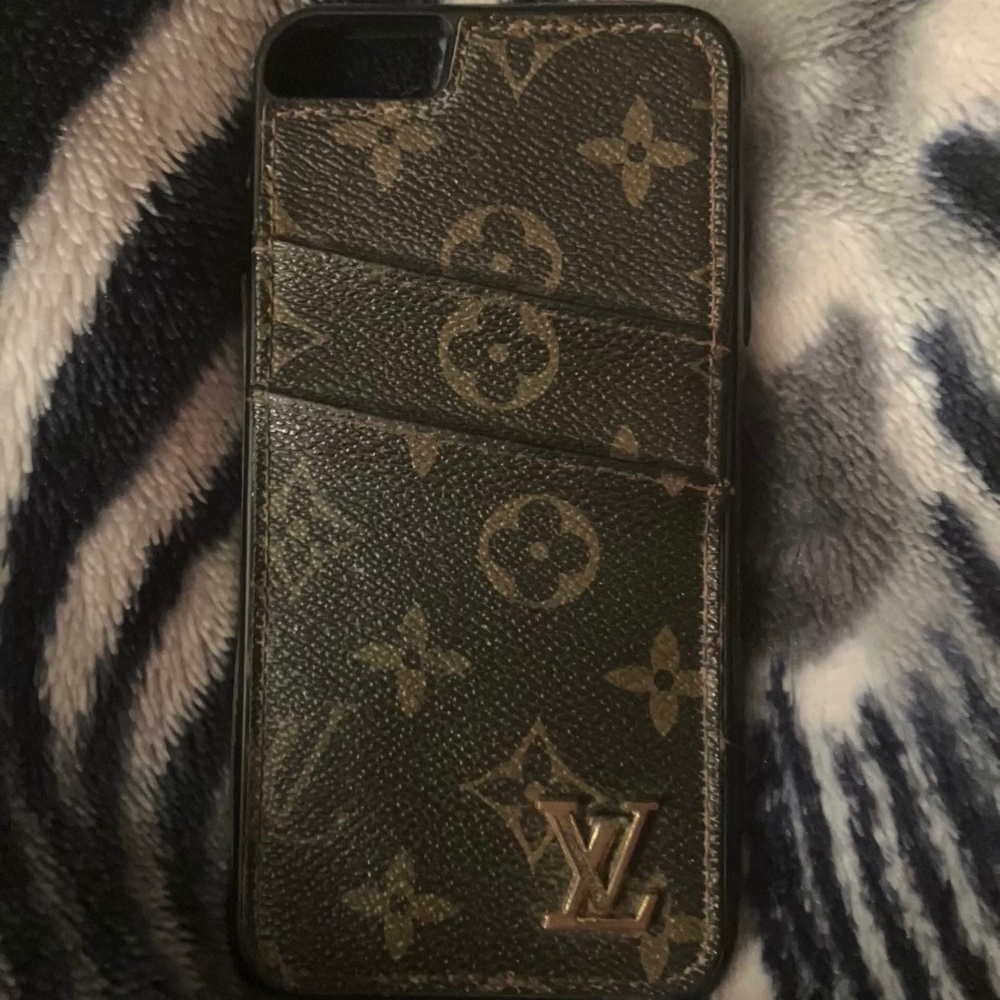 Authentic Louis Vuitton iPhone case (6-6s-6s plus)